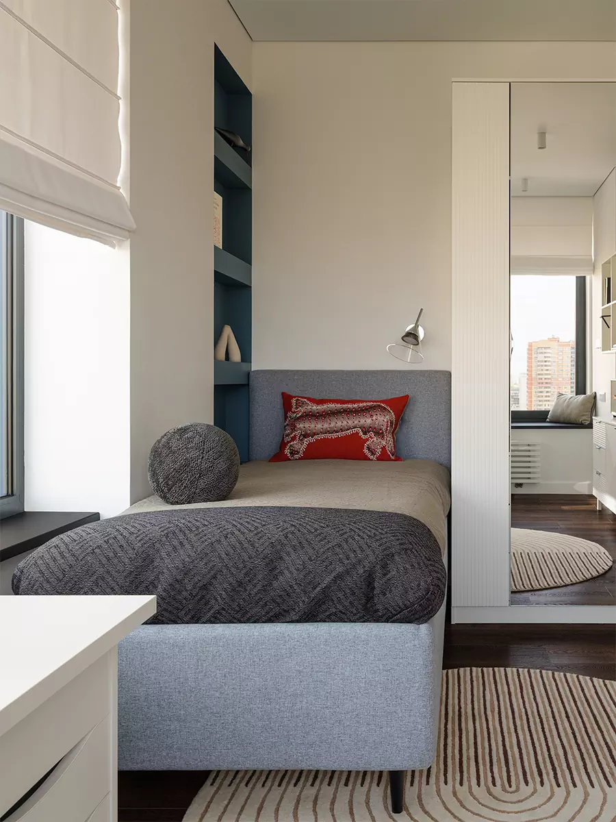 Строгий интерьер семейной квартиры, вдохновленный сюжетами японских гравюр – проект Дарьи Старцевой