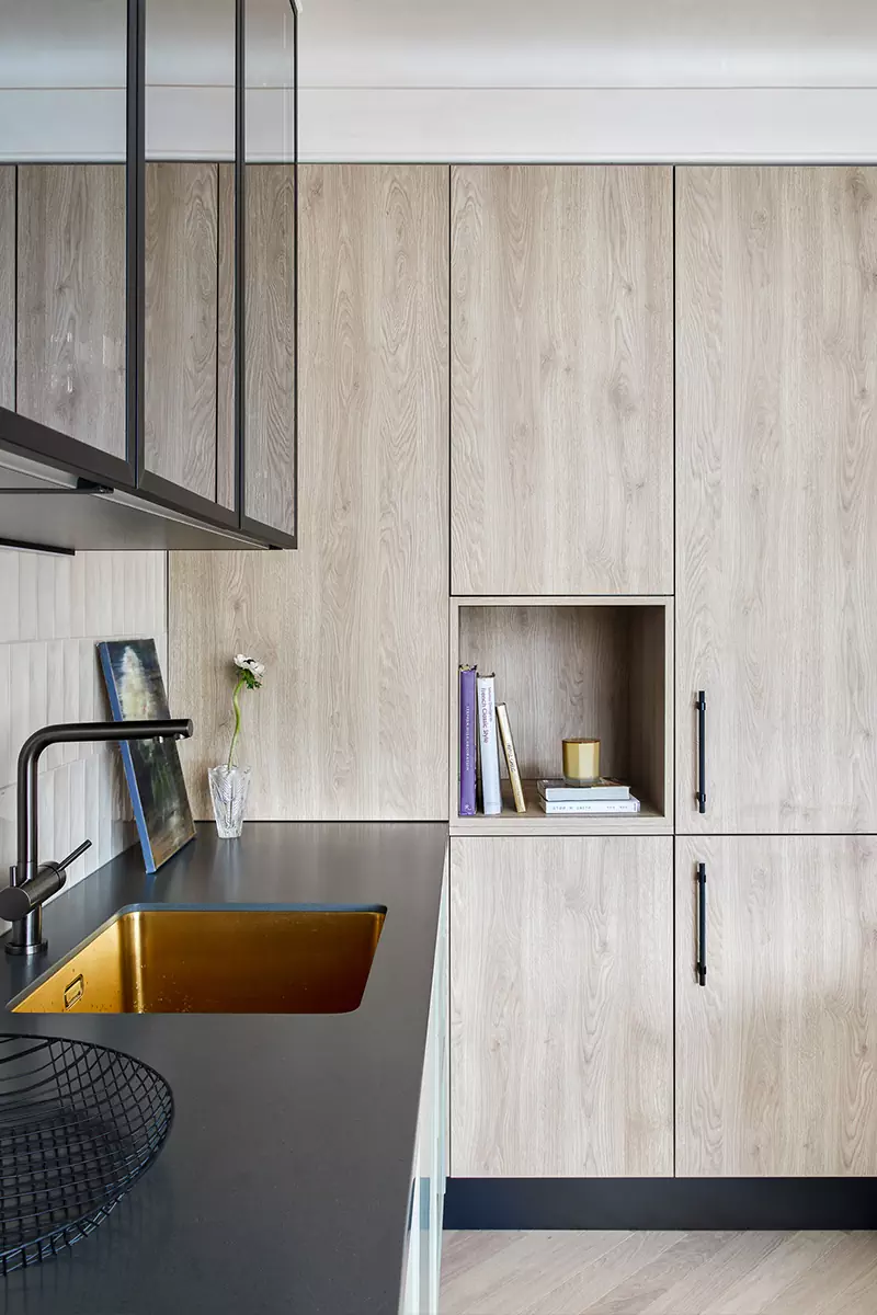 Нарядный интерьер небольшой квартиры для молодой девушки из Перми — проект студии Lebedeva project