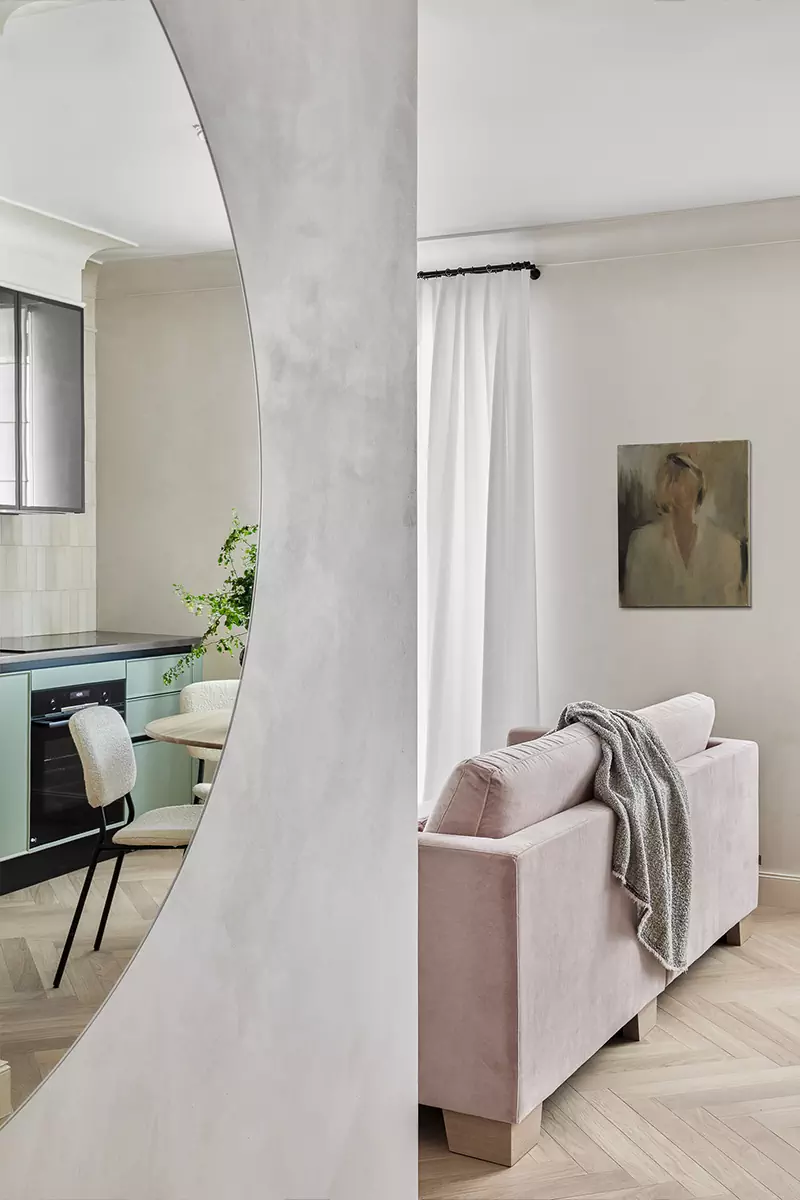 Нарядный интерьер небольшой квартиры для молодой девушки из Перми — проект студии Lebedeva project