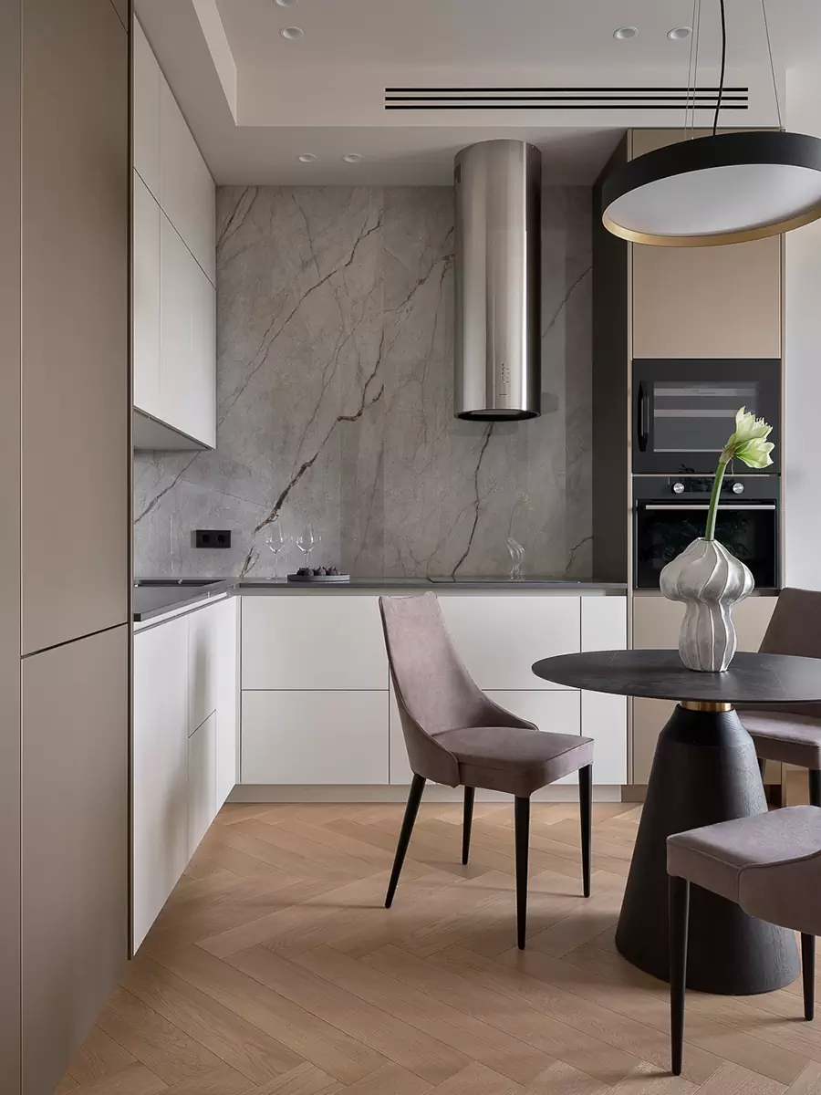 Микс простых форм и сложных фактур в интерьере квартиры для молодой девушки — проект Екатерины Бобровой