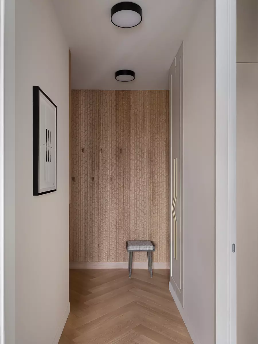 Микс простых форм и сложных фактур в интерьере квартиры для молодой девушки — проект Екатерины Бобровой