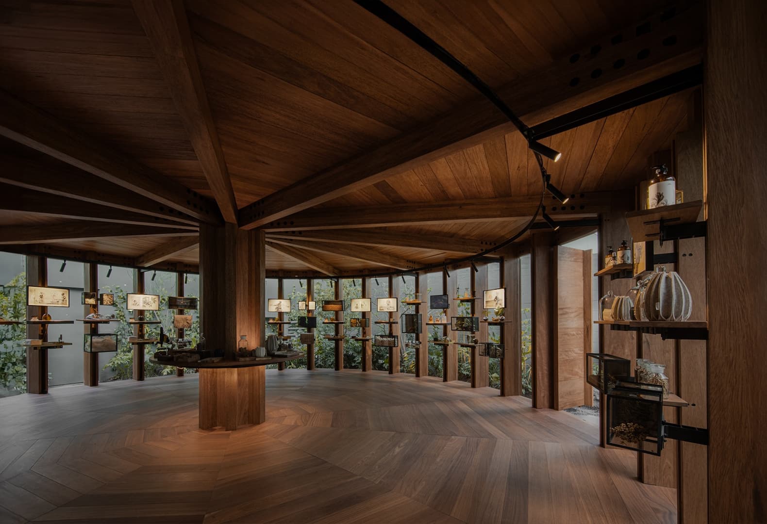 Новое пространство парфюмерного бренда Xinú в Мехико