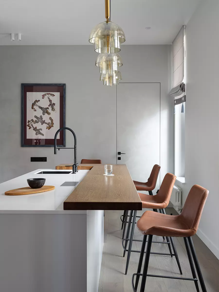 Лаконичный интерьер квартиры с кастомной мебелью — проект студии Lagom Interior