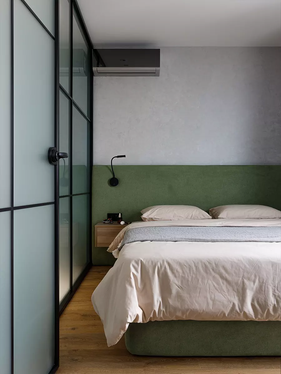 Многофункциональный интерьер городской квартиры в синих тонах — проект ARH Studio