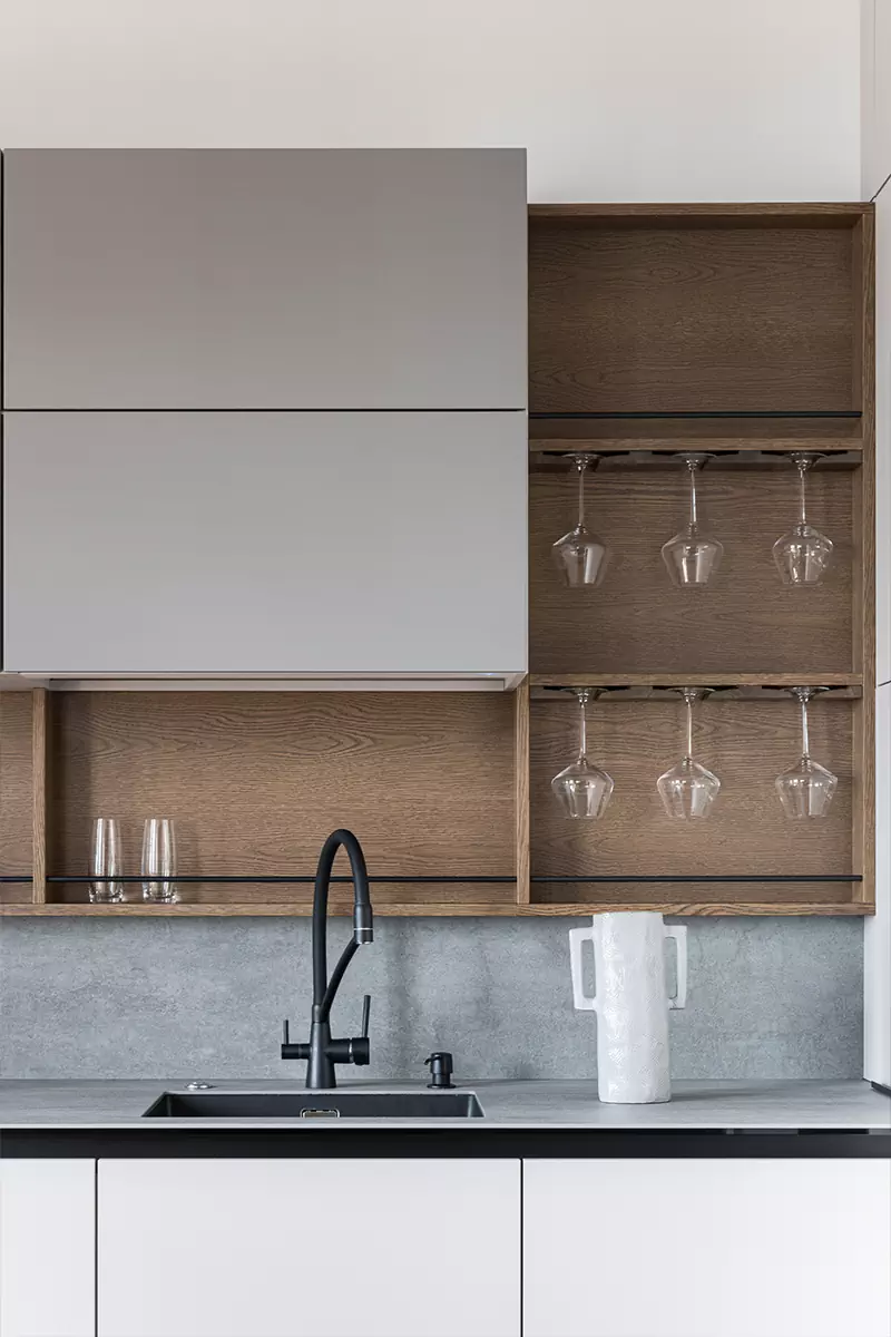 Яркие предметы с характером в эклектичном интерьере семейной квартиры — проект студии Polly Design