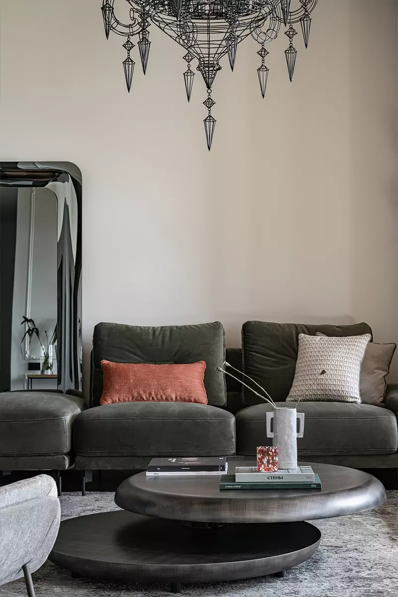 Яркие предметы с характером в эклектичном интерьере семейной квартиры — проект студии Polly Design