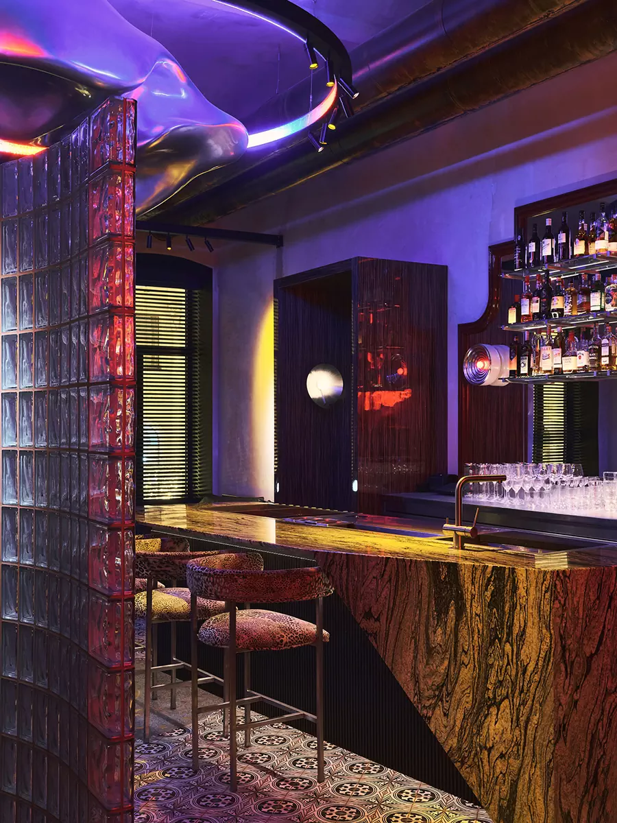 Атмосфера сюрреализма и винтажные детали в интерьере московского лаунж-бара — проект Atelier Prototipi