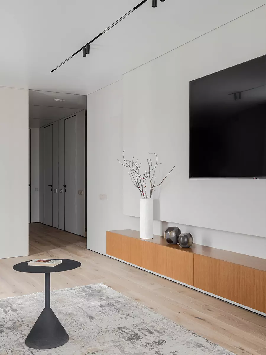 Оттенки осеннего леса в интерьере квартиры для семейной пары из Уфы — проект Алины Ганиевой