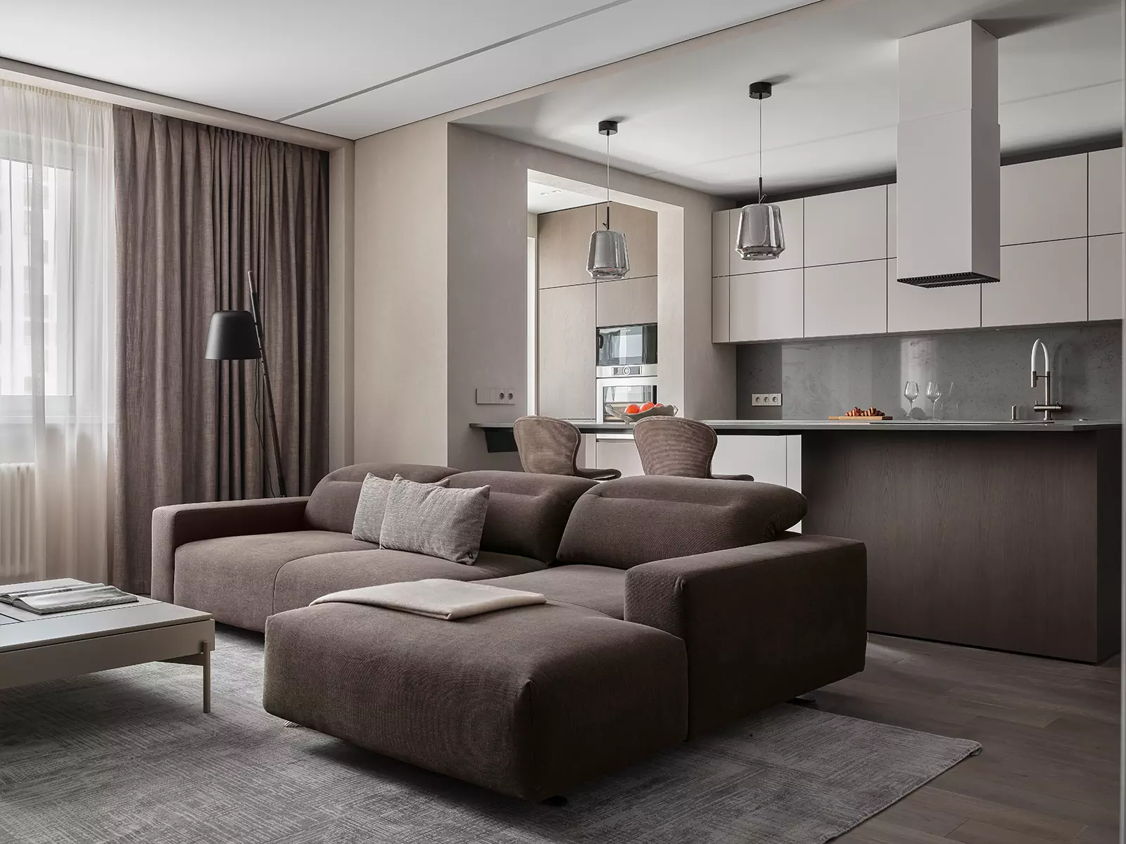 Сложные оттенки и продуманные световые сценарии в интерьере квартиры для большой семьи — проект Виталия Мясникова