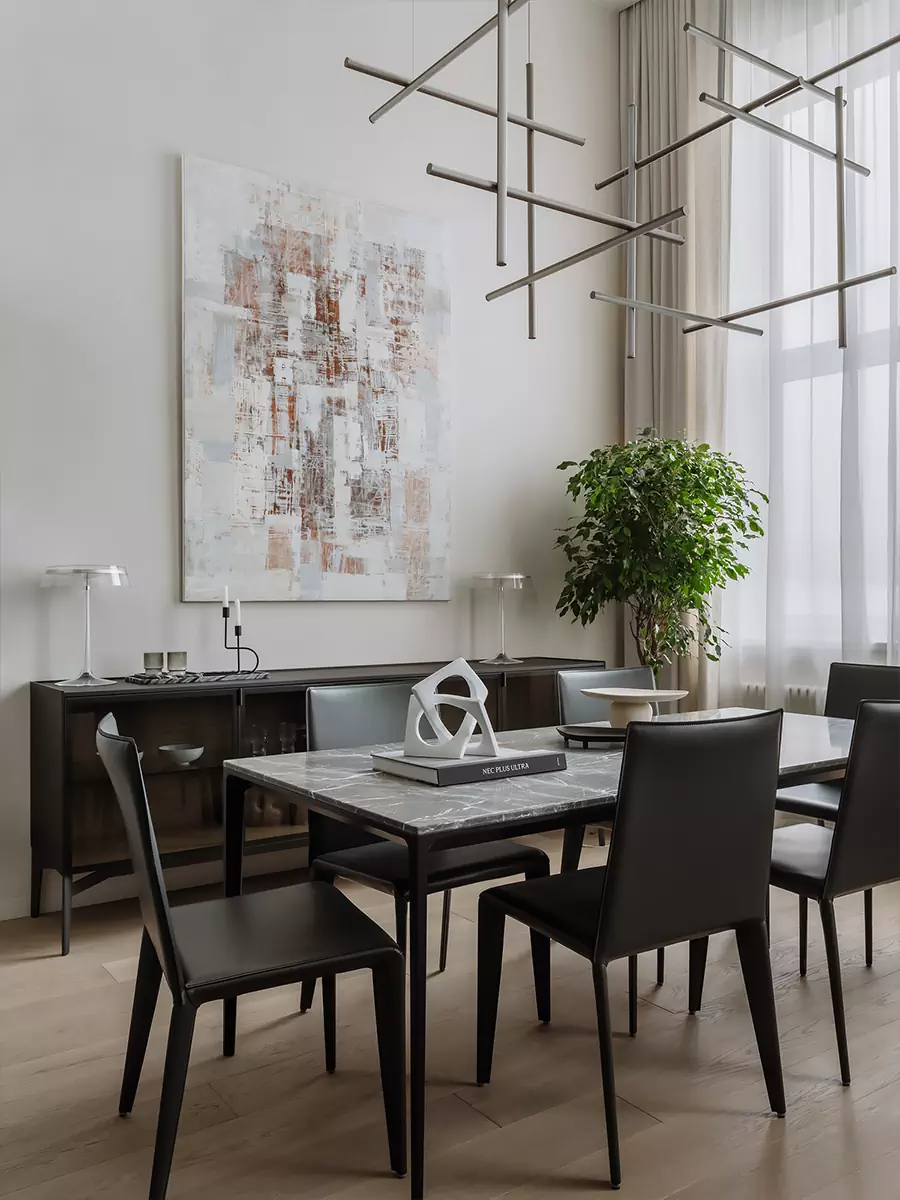 Четыре лестницы и комнаты со вторым светом в интерьере большой квартиры — проект Анастасии Ульяновой