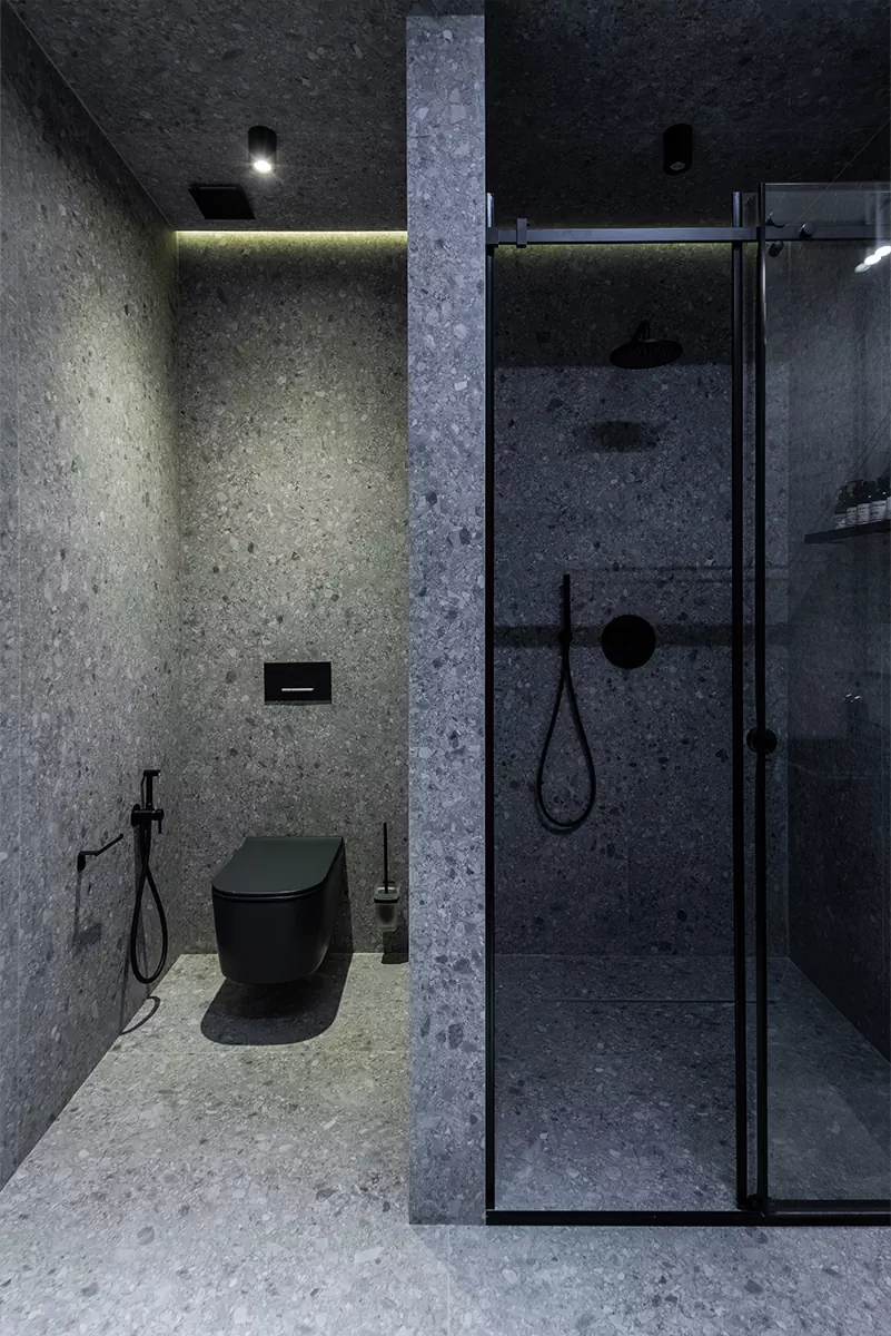 Четыре лестницы и комнаты со вторым светом в интерьере большой квартиры — проект Анастасии Ульяновой