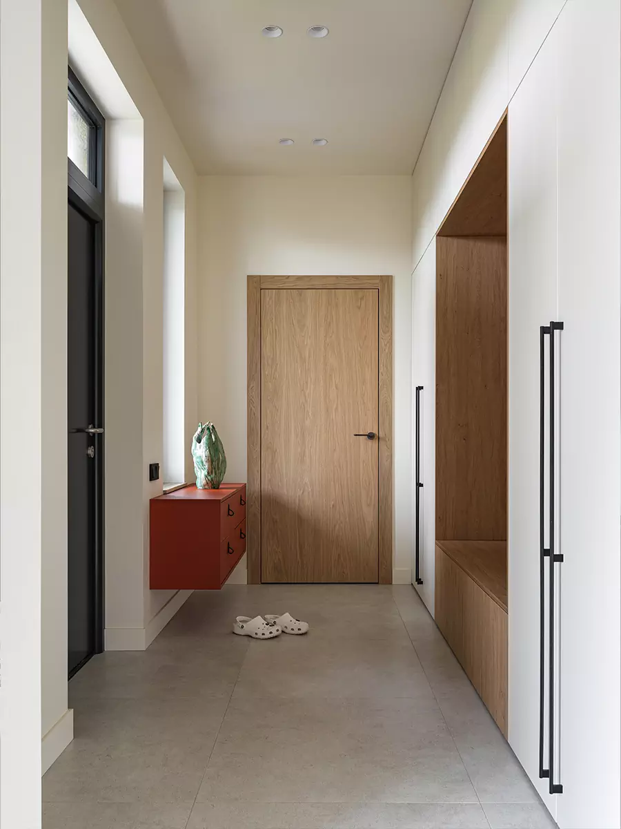 Второй свет и природные материалы в интерьере дома на Балтийском побережье — проект Марины Безух