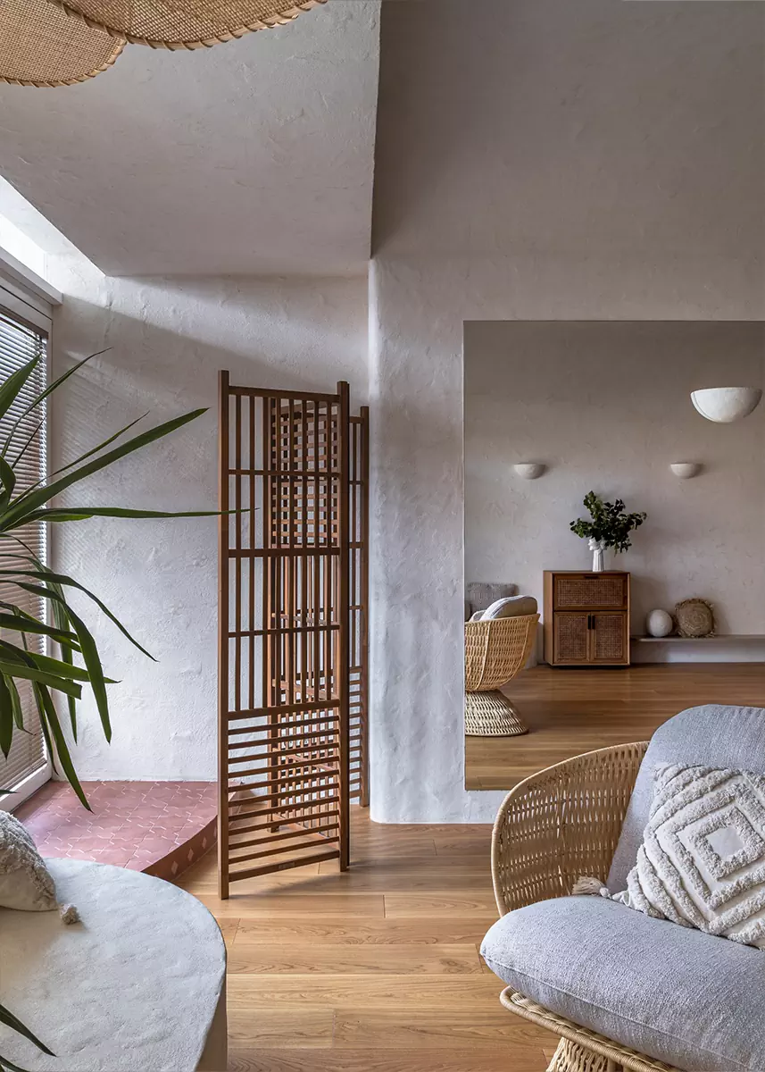 Обволакивающий интерьер студии йоги и медитации на юге России — проект архитектурного бюро «Симметрия»