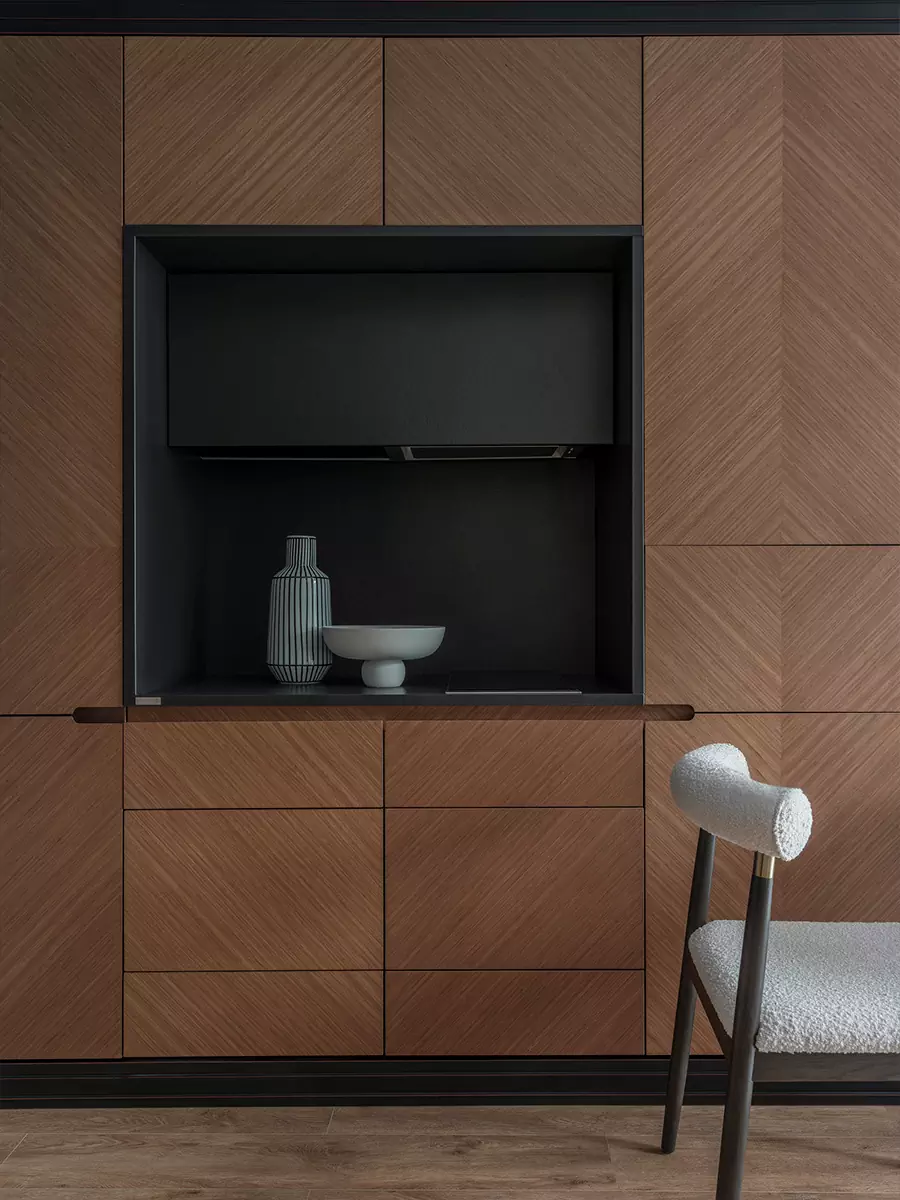 Кухня как сердце дома: акцентный гарнитур в интерьере небольшой квартиры — проект Али Башиловой