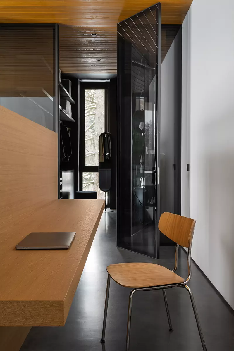 Два камина и просторные веранды в интерьере загородного дома для московской семьи — проект Аны Сергиенко