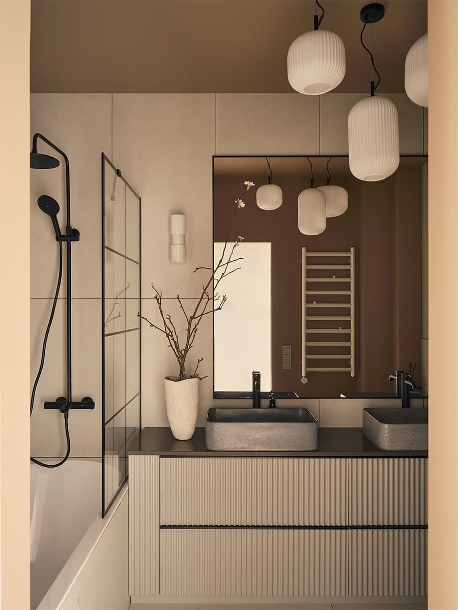 Мягкие краски и светлая древесина в интерьере квартиры с эффектными полками для декора — проект студии BRANCH