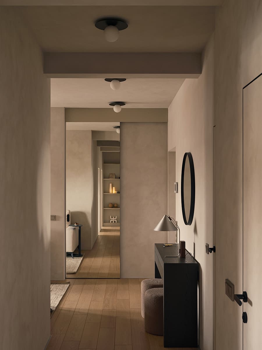 Мягкие краски и светлая древесина в интерьере квартиры с эффектными полками для декора — проект студии BRANCH