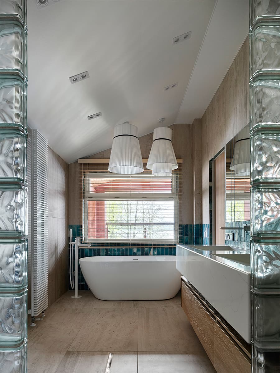 Аутентичный русский декор в воздушном интерьере загородного дома – проект студии интерьера EgoDesign