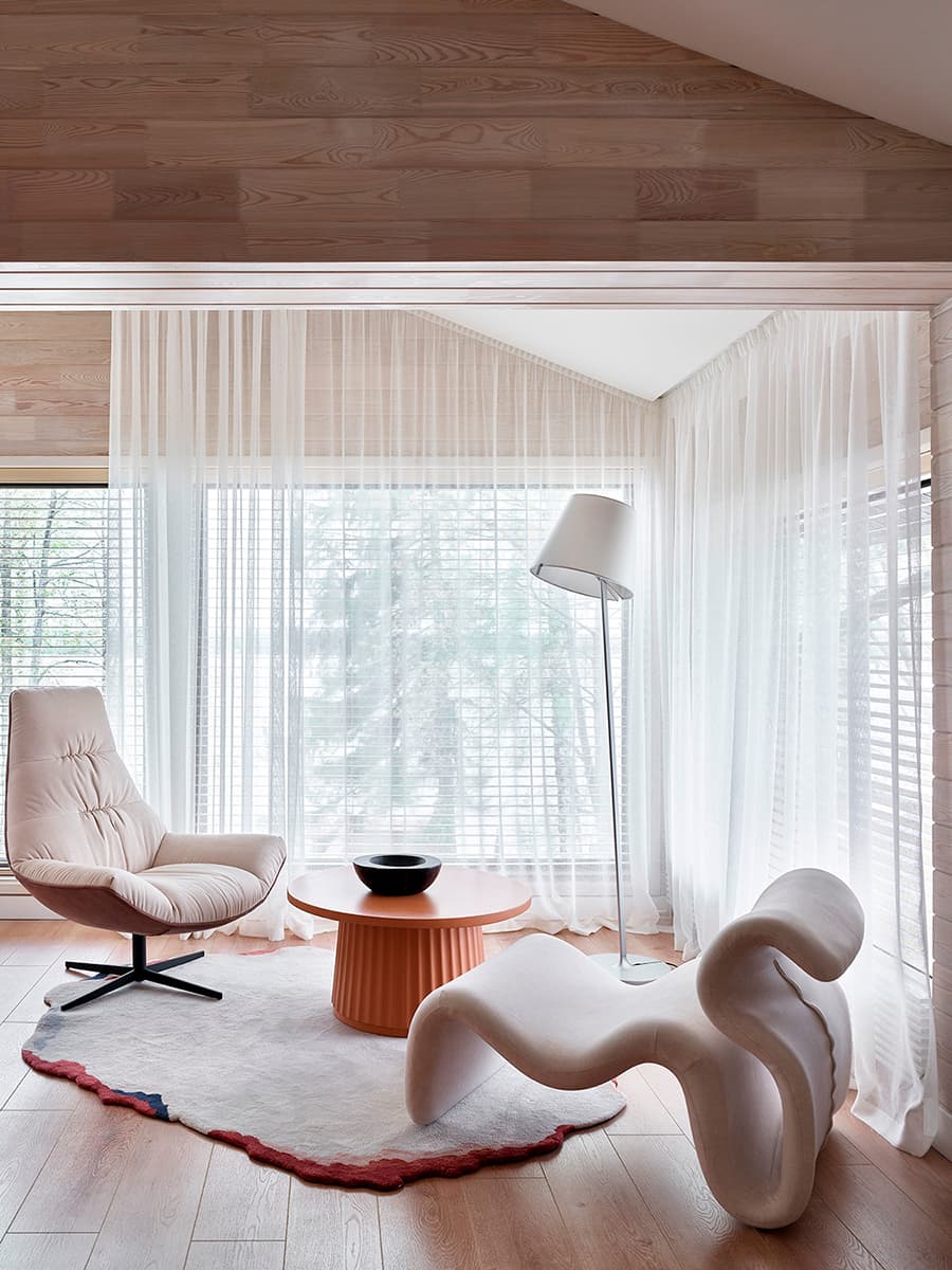 Аутентичный русский декор в воздушном интерьере загородного дома – проект студии интерьера EgoDesign