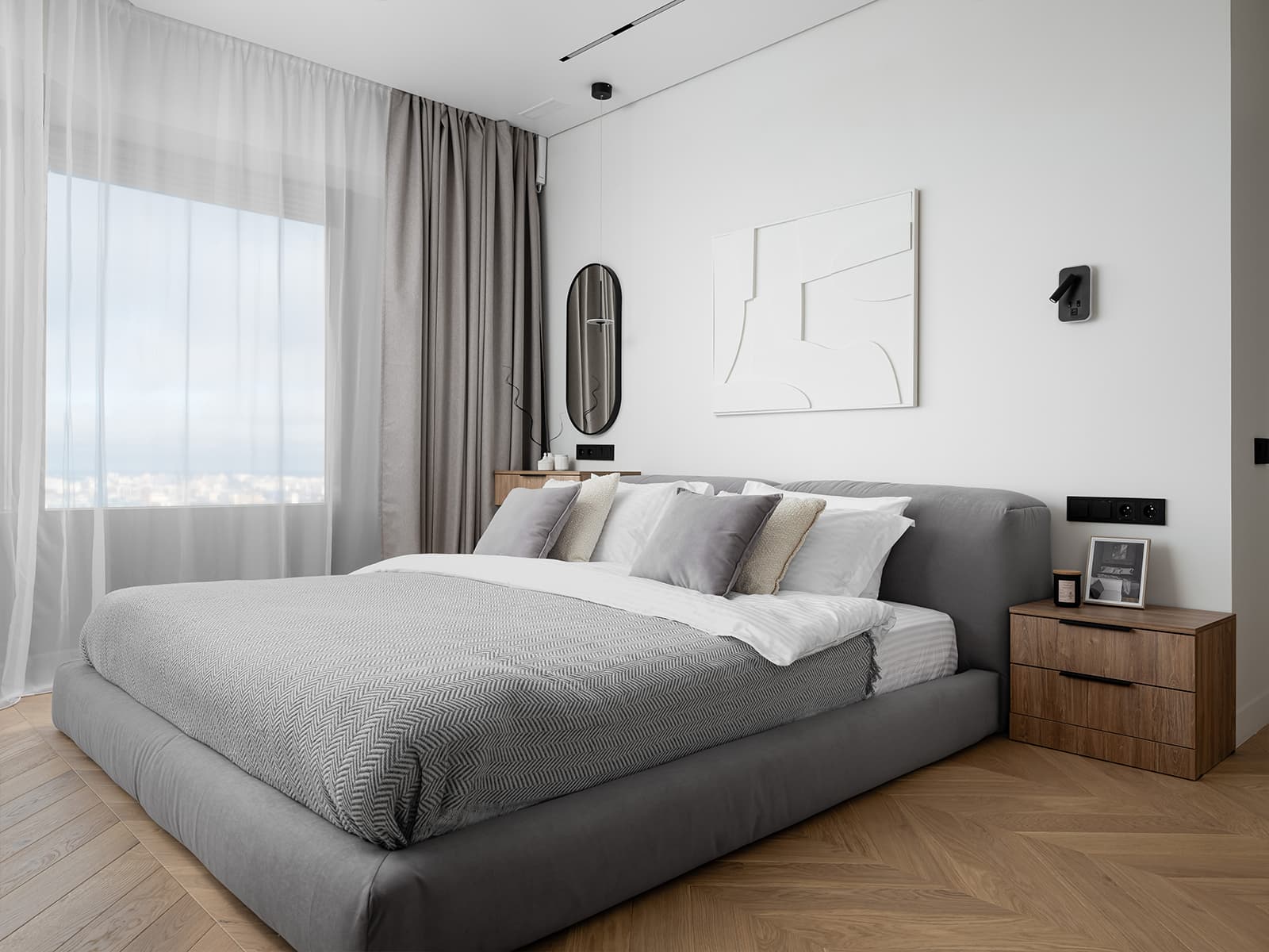 Двухуровневый остров в светлом интерьере квартиры для пары путешественников — проект Yuloo Studio