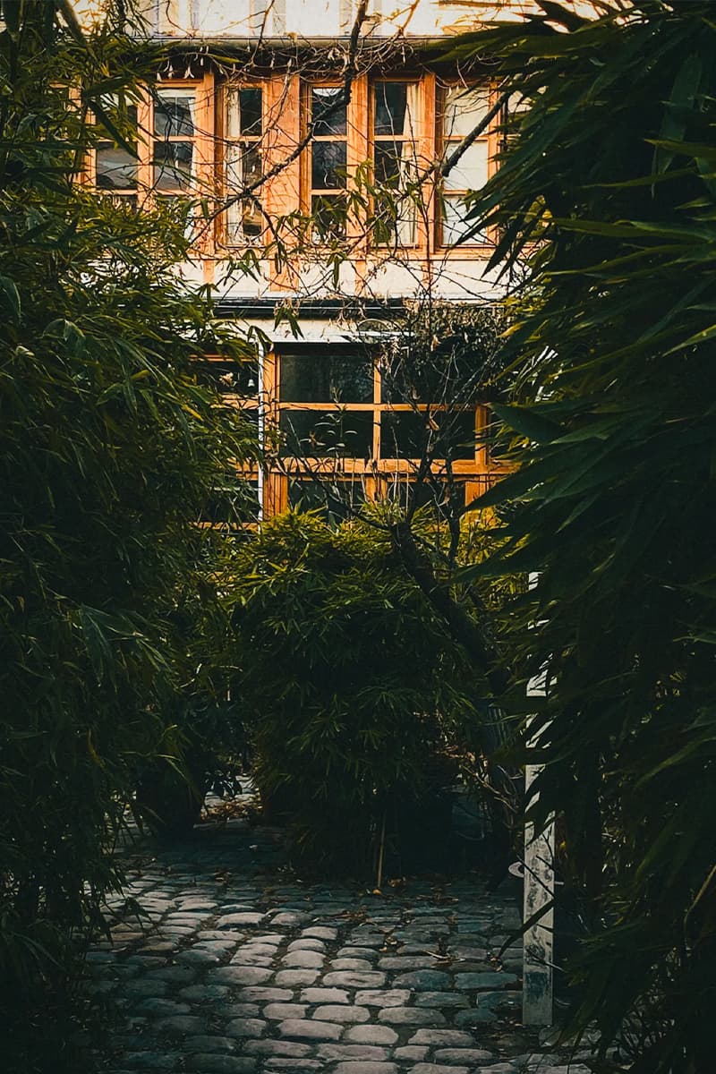 Тонкая материальность в интерьере небольшого парижского коттеджа — проект бюро Geiger & Hijlkema