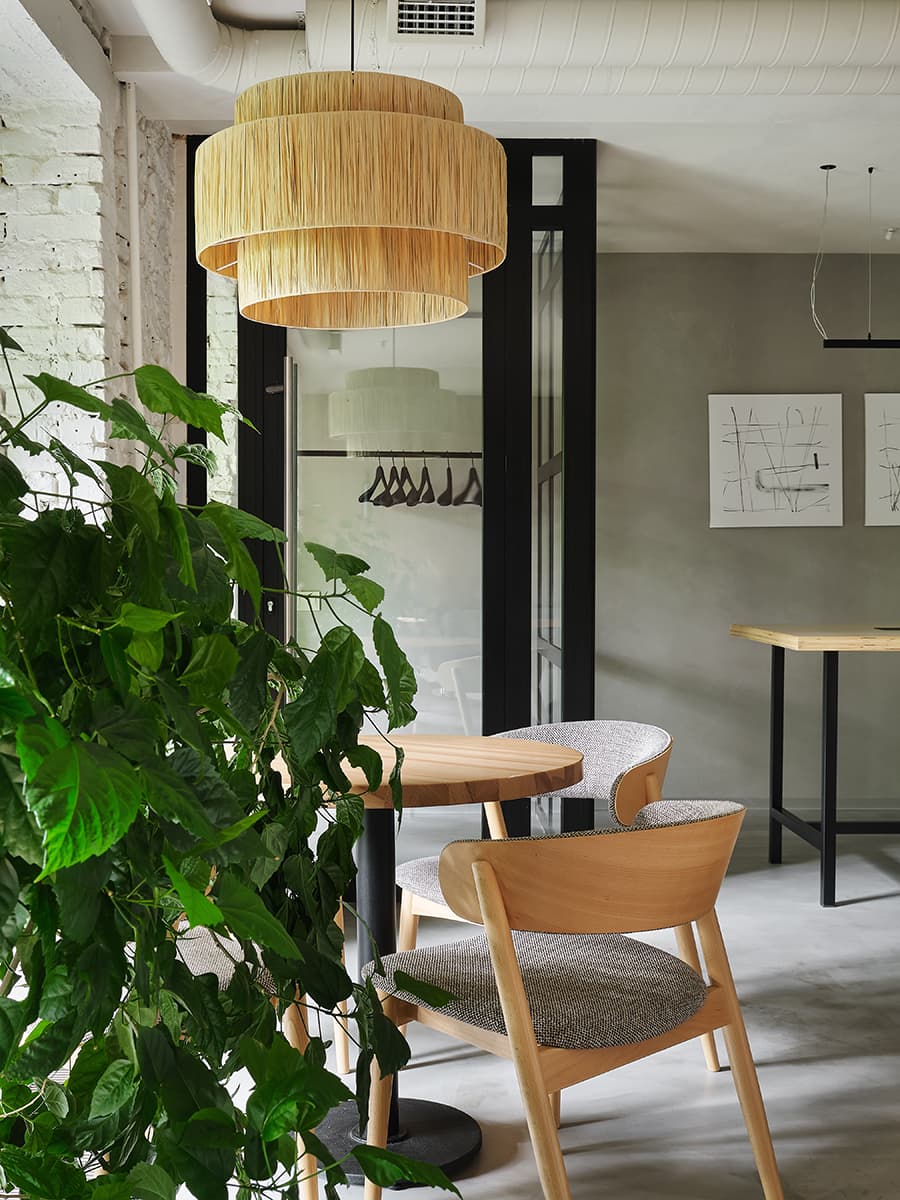 Теплый интерьер кондитерской с уютной зоной посадки — проект Валентины Агекиной