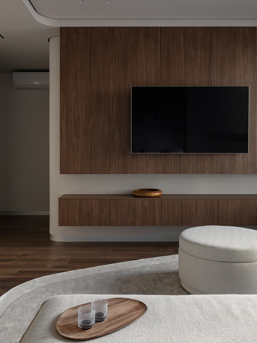 Радиусные перегородки в умиротворяющем интерьере для семьи — проект студии интерьерного дизайна STUDIO WHITE DESIGN