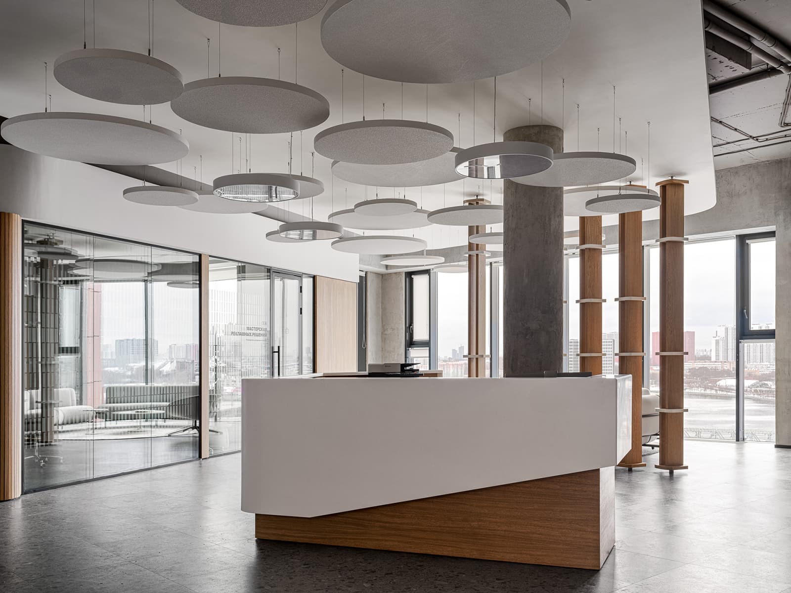 Уютный интерьер офиса современного техно-гиганта — проект дизайн-бюро N°11