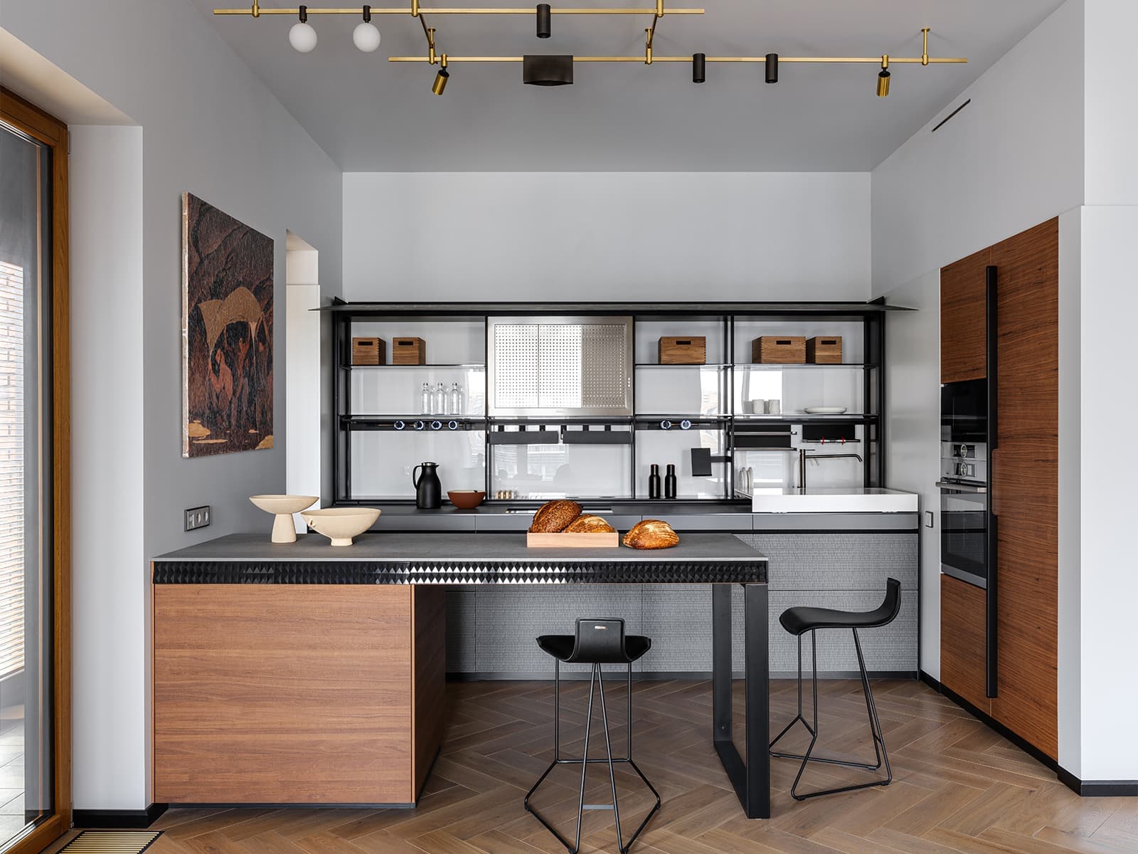 Элементы конструктивизма в красочном интерьере большой квартиры — проект Architecture design MatGolm