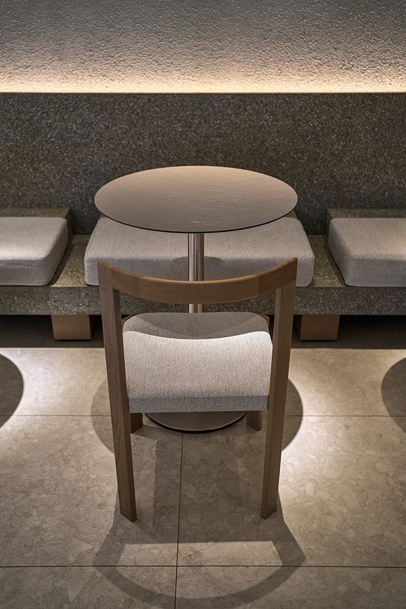 Лаймовый цвет и немного металла в интерьере компактного кафе — проект студии ZeWorkroom