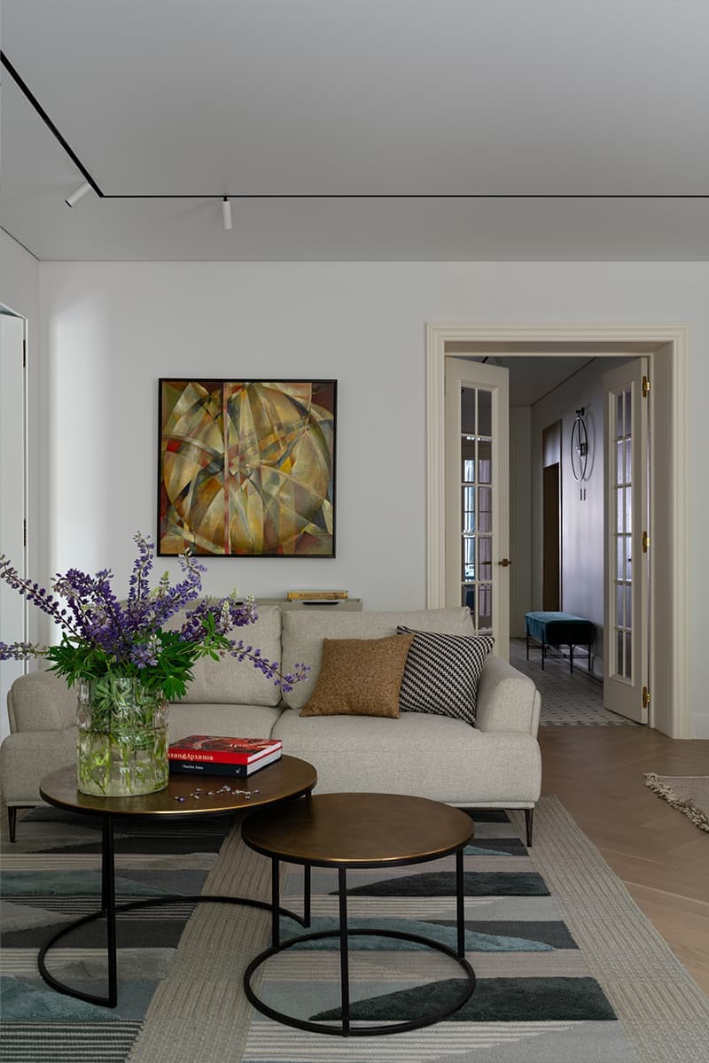 Эклектичный интерьер просторной квартиры в Казани — проект Алены Ольхиной