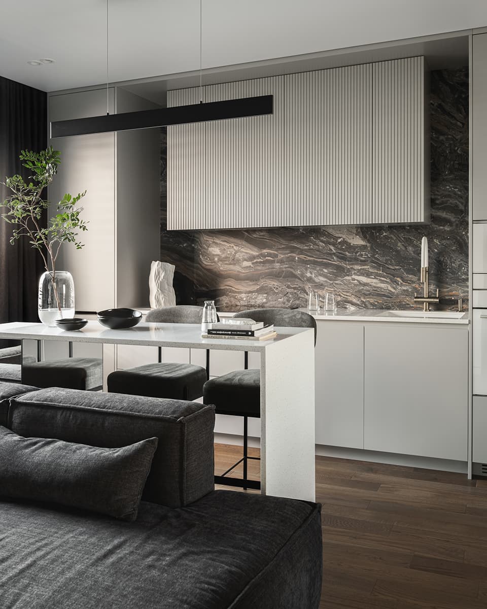 Интерьер квартиры со скульптурной стеной в гостиной — проект Евгении Гостевой и Оксаны Раскиной