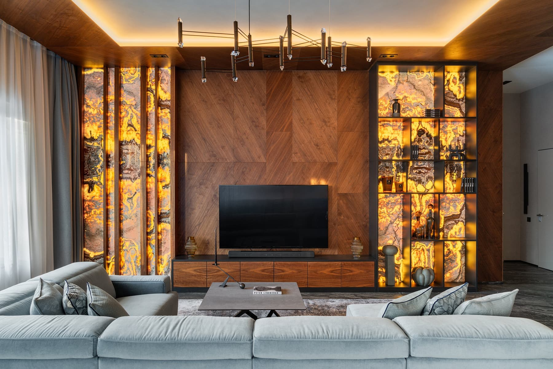 Образ альпийского шале в интерьере загородного дома — проект Александра Сенчугова