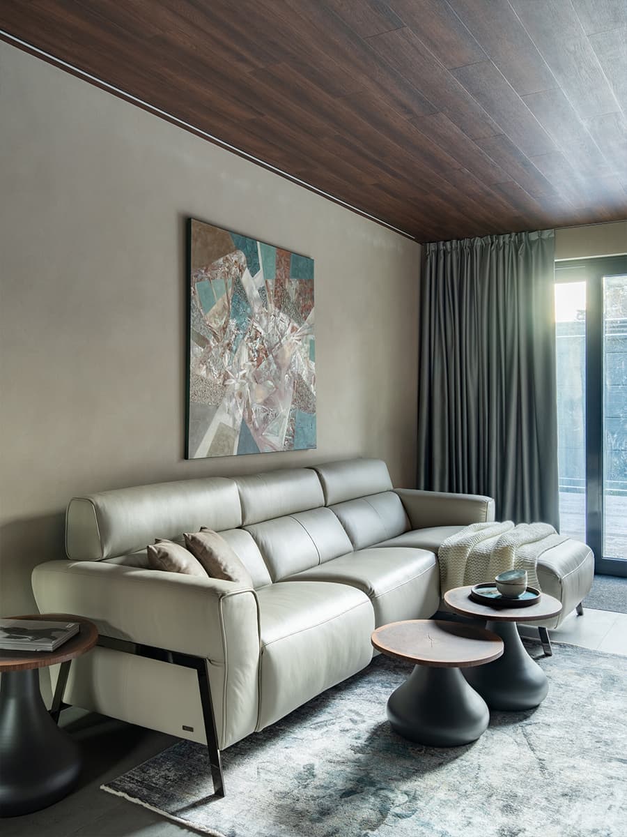 Образ альпийского шале в интерьере загородного дома — проект Александра Сенчугова