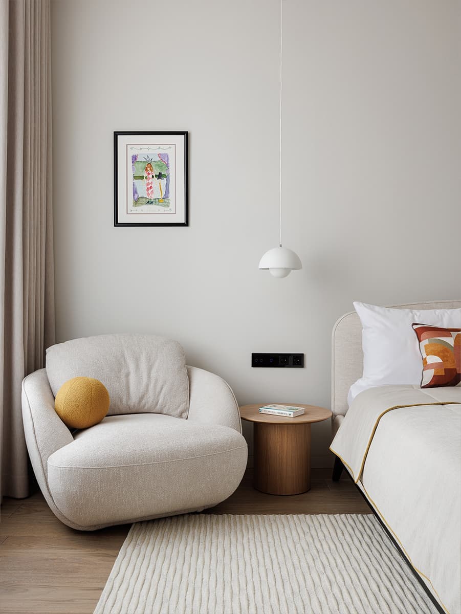 Ковры, искусство и азиатские нотки в интерьере семейной квартиры — проект Альбины Макарчиковой