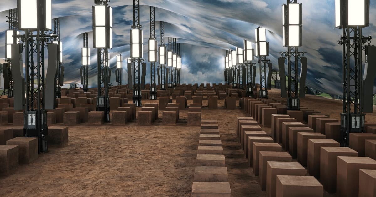Диалог неба и земли на показе Burberry Диалог неба и земли на показе Burberry