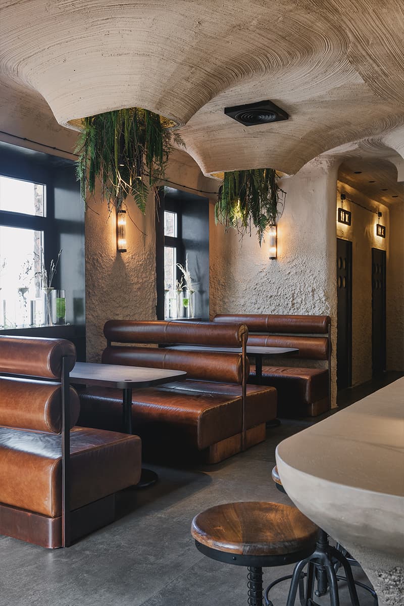 Атмосфера тайной лаборатории в интерьере небольшого бара — проект INT2 architecture