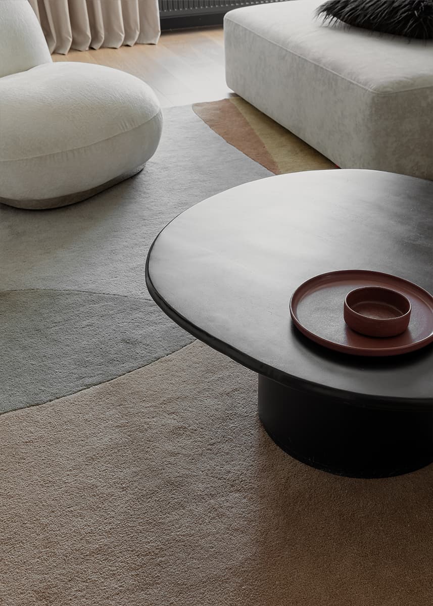 Игра контрастов в интерьере квартиры для семьи с питомцем — проект студии QBuro Interiors