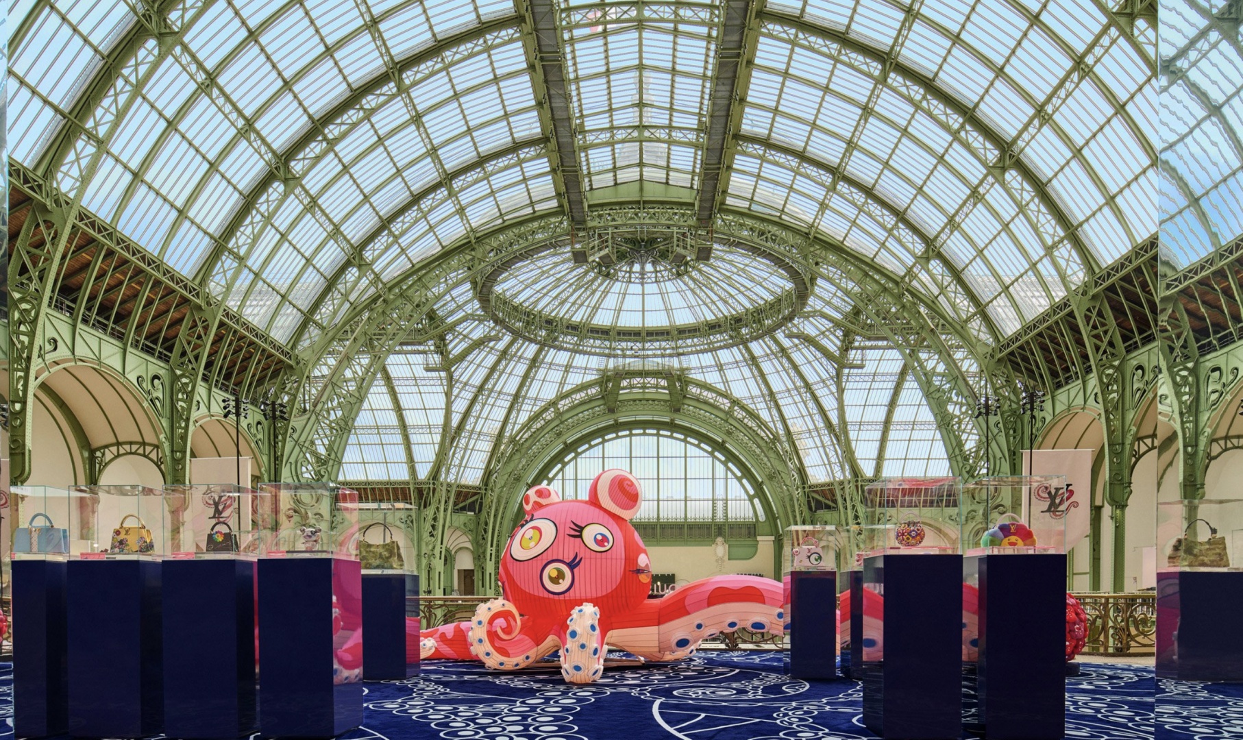 В Гран-пале появилась инсталляция Такаси Мураками и Louis Vuitton