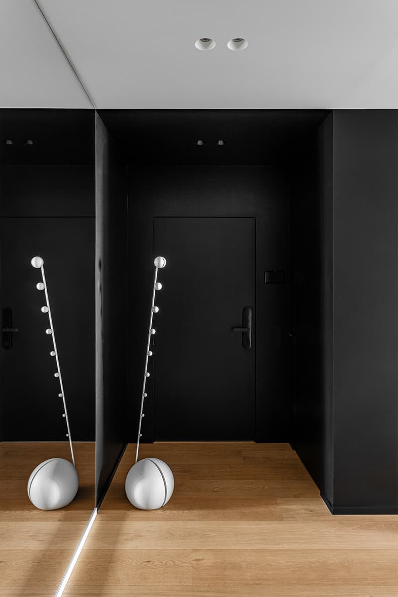 Color-blocking и игра геометрических фигур в ярком интерьере — проект Михаила Курносова