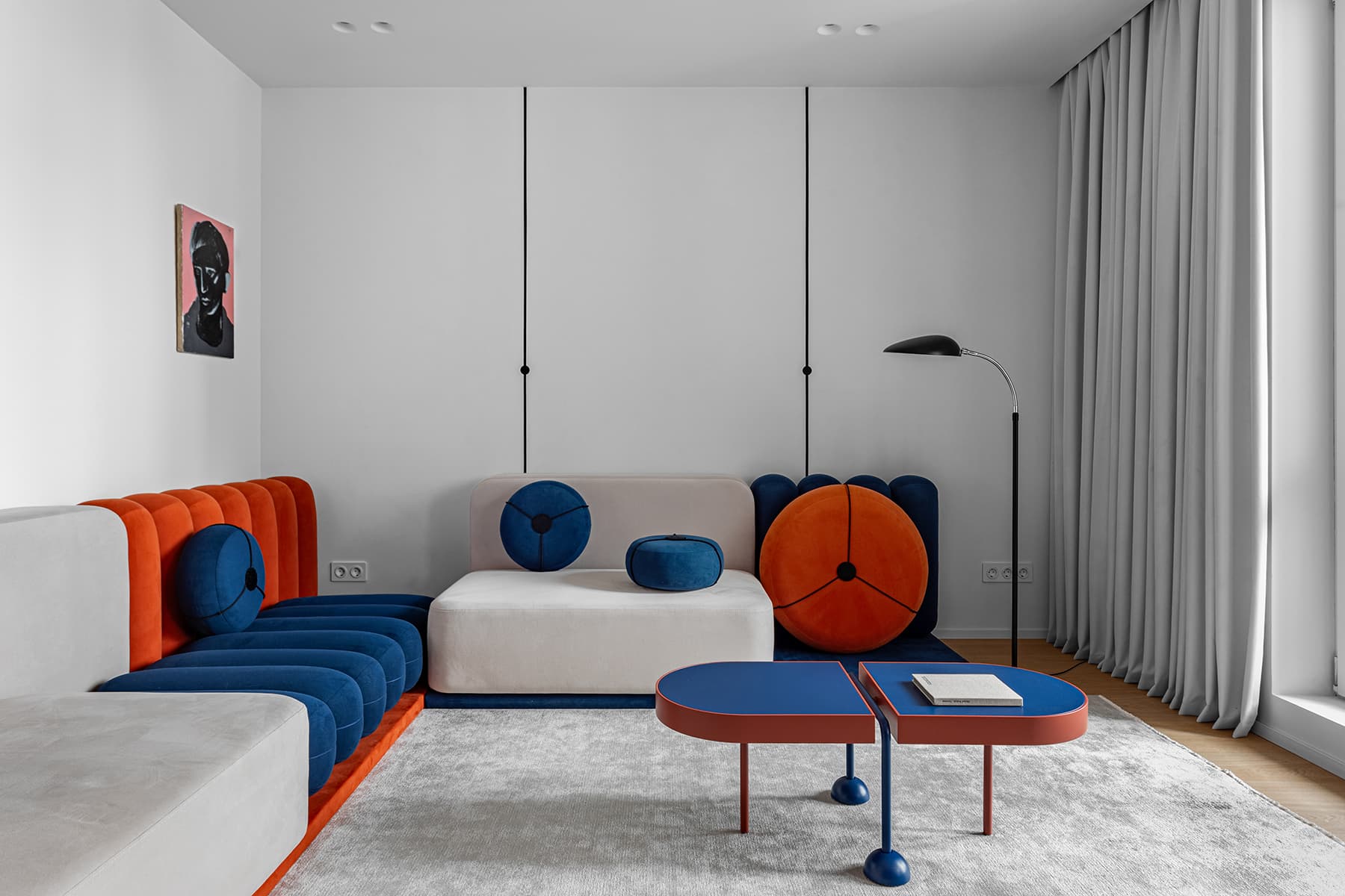 Color-blocking и игра геометрических фигур в ярком интерьере — проект Михаила Курносова