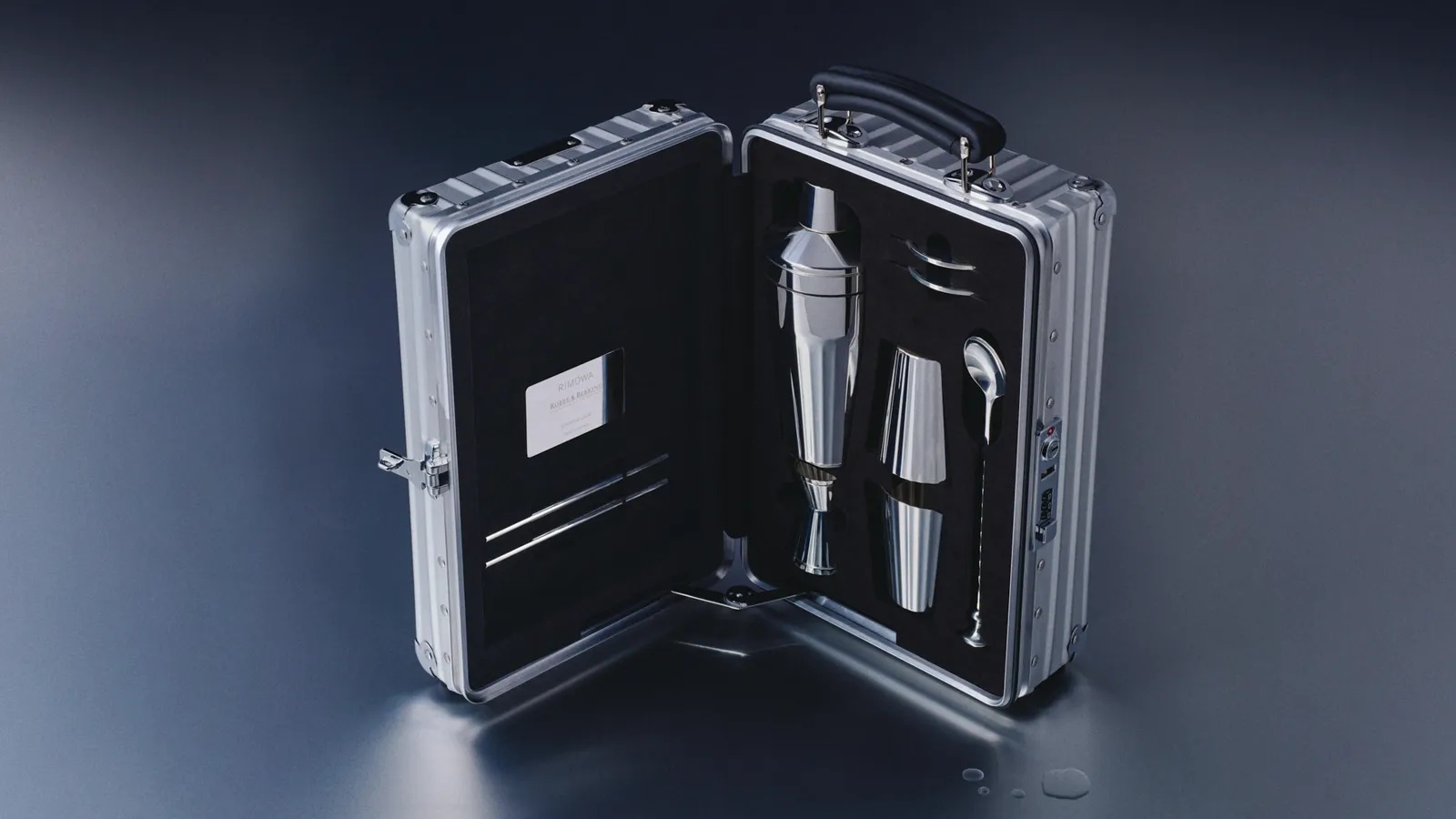 Rimowa и Robbe & Berking выпустили дорожный набор для приготовления коктейлей