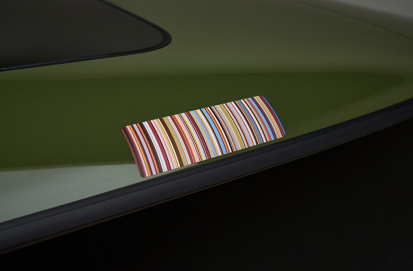 Пол Смит переосмыслил автомобиль MINI в своем фирменном стиле