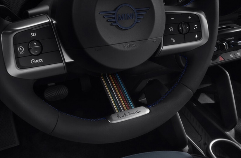 Пол Смит переосмыслил автомобиль MINI в своем фирменном стиле