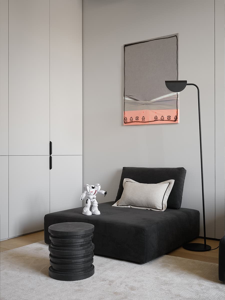 Теплое дерево и монохромная палитра в интерьере семейной квартиры — проект студии A&ES