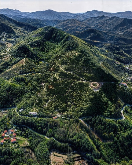 BIG построит общественный парк в Тиране