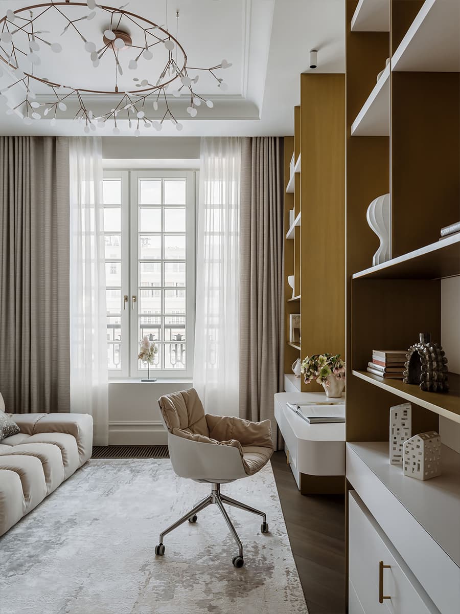 Карамельные тона в респектабельном интерьере семейной квартиры — проект студии Nashe Interiors