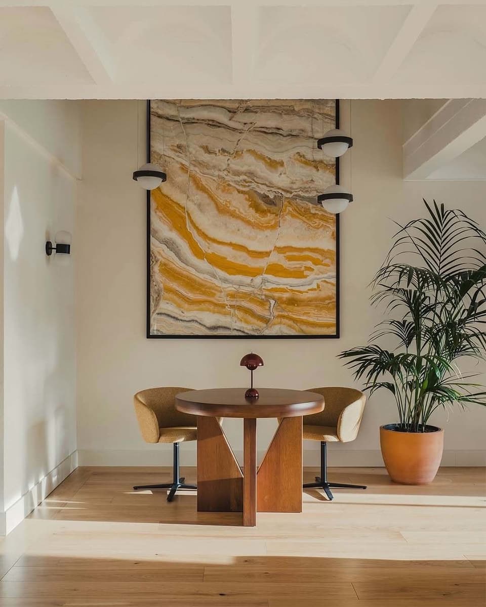 Переосмысление бруталистской архитектуры в интерьере квартиры-дуплекса — проект LOBB Studio