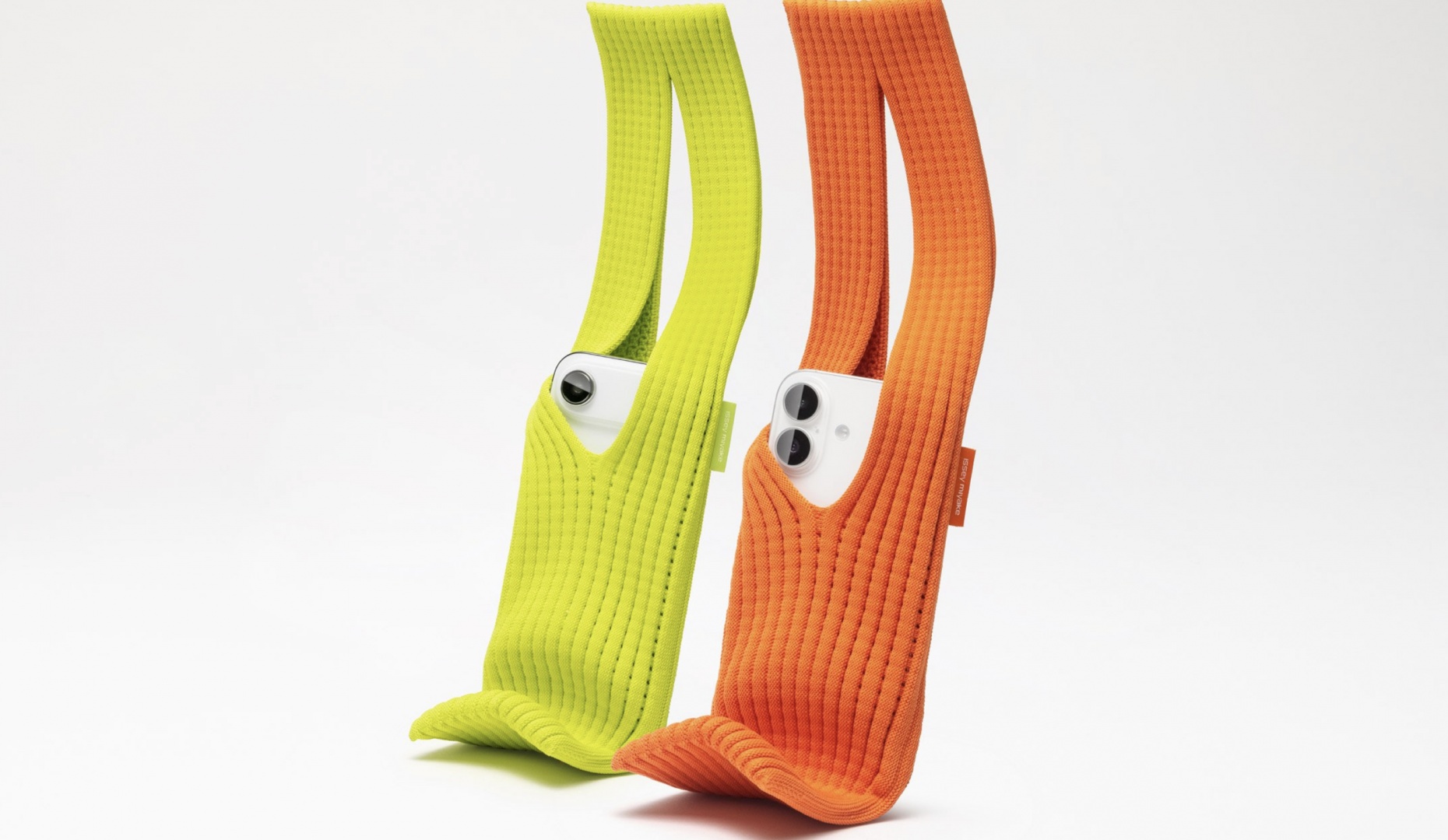 Apple и Issey Miyake представили универсальные чехлы для iPhone