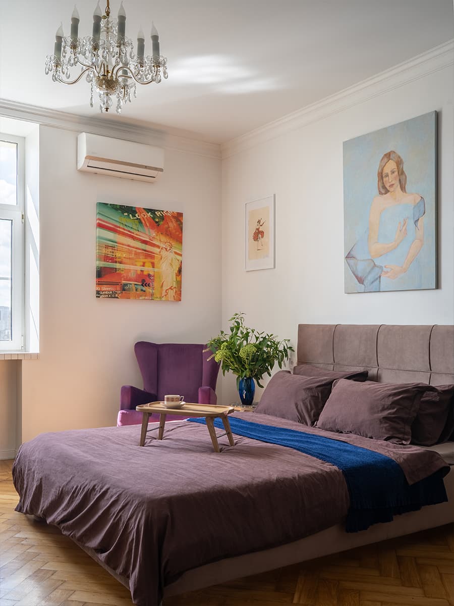 Коллекция искусства в небольшой квартире девушки-иконописца — проект Лидии Напреенко